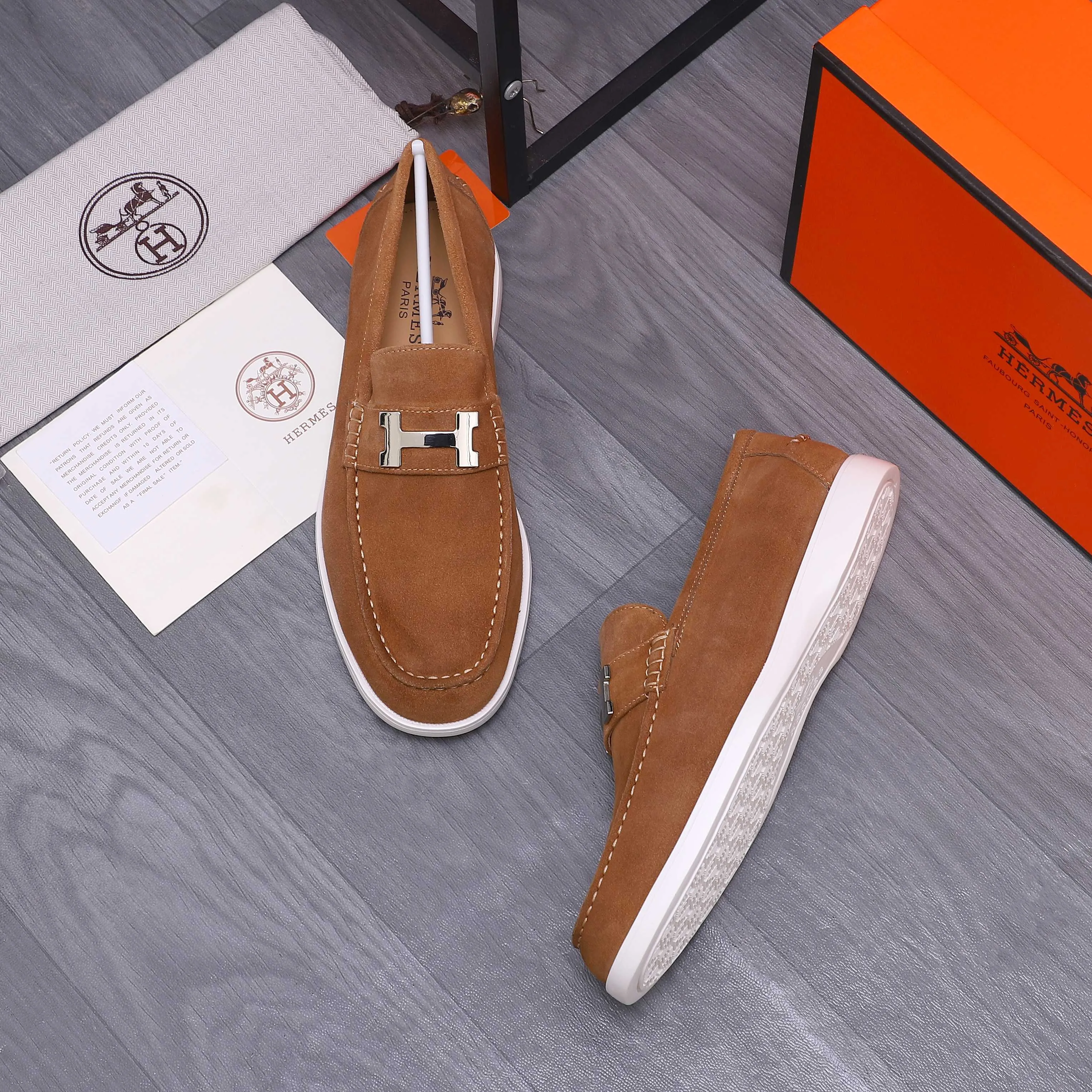 Men's shoes 💰p560 Product trademark: HERMES "Hermès" casual slip-on men's shoes. Regular size: 38-46 (45.46 is custom-made and non-refundable) Product materials: Selected frosted cowhide upper, cowhide lining, original foam rubber ultra-light sole
